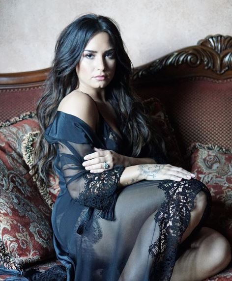Photo of Demi Lovato luce unos sexy vaqueros
