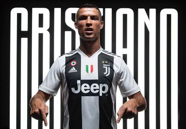 Photo of Cristiano Ronaldo fue presentando por la Juventus