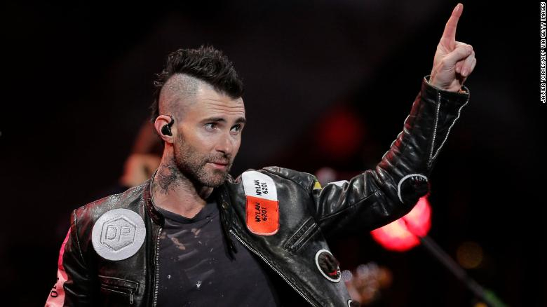 Photo of Adam Levine se disculpa por la actuación de Maroon 5 en el Festival de Viña del Mar