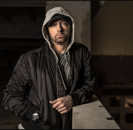 Photo of Eminem lanza el tras cámara de ‘Walk On Water’