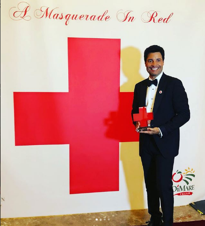 Photo of Chayanne es premiado por la Cruz Roja