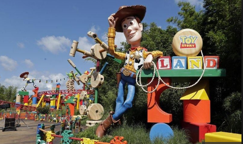 Photo of Disney inaugura parque temático de “Toy Story” en Florida