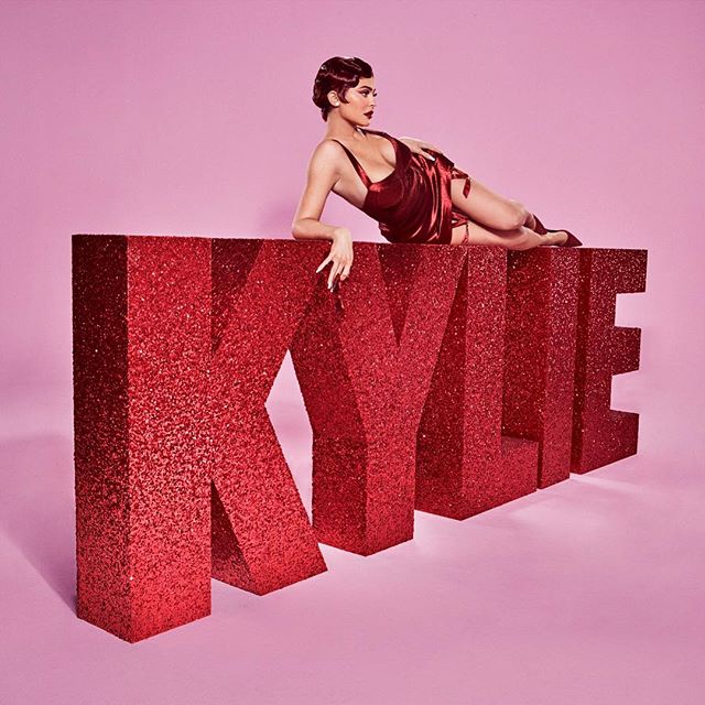 Photo of Kylie Jenner presento su colección para ‘San Valentin’