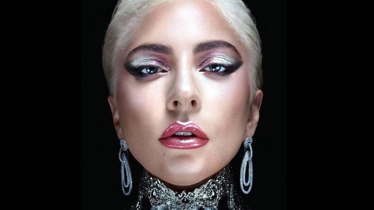 Photo of Lady Gaga da a conocer su línea de maquillaje ‘Haus Labs’