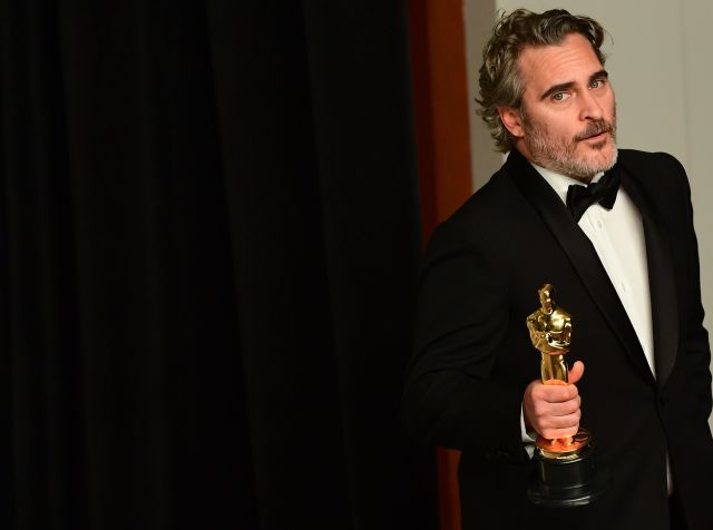 Photo of Joaquin Phoenix triunfa con su primer Oscar como “Mejor Actor”