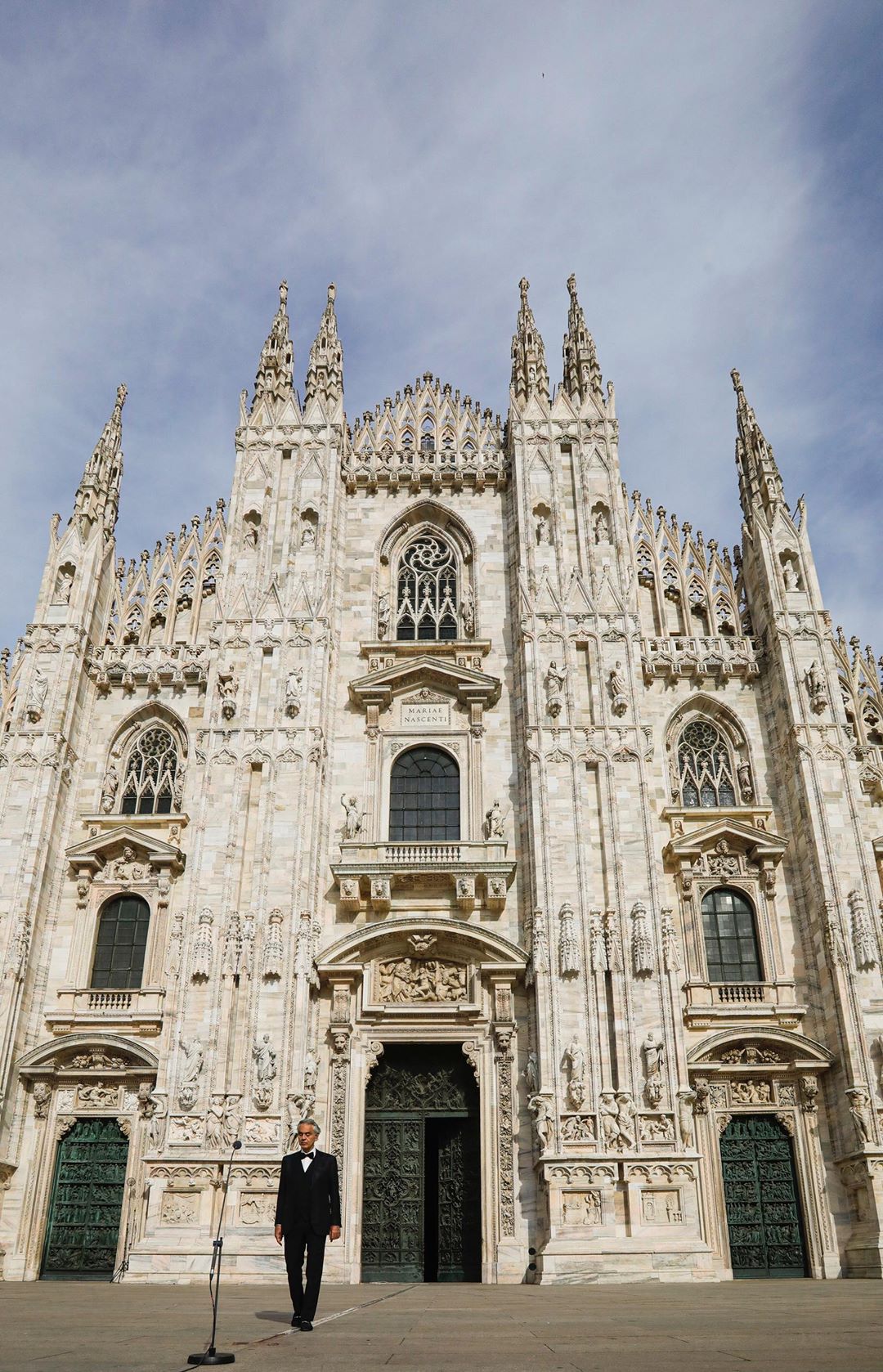 Photo of Andrea Bocelli actuó en el Duomo de Milán en solitario a causa del coronavirus